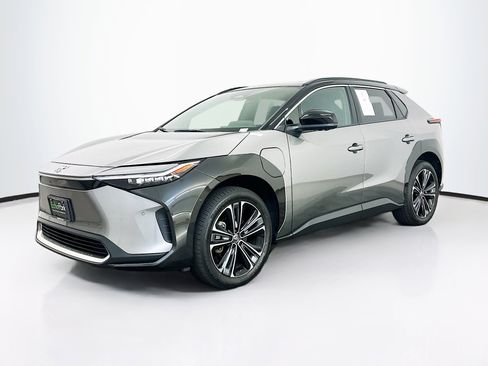 Used 2024 Toyota bZ4X AWD w/ Weather Package image 3