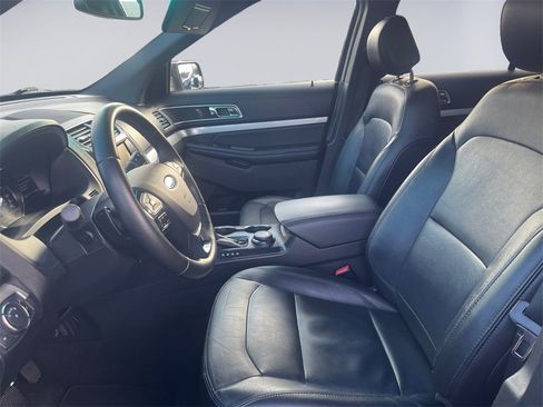 Used 2016 Ford Explorer XLT w/ Equipment Group 202A image 15