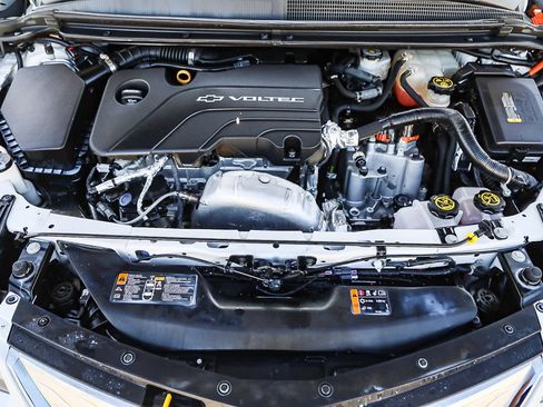 Used 2018 Chevrolet Volt LT w/ Comfort Package image 26