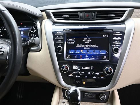 Used 2022 Nissan Murano SV image 29