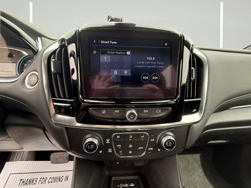 Used 2023 Chevrolet Traverse LT image 13