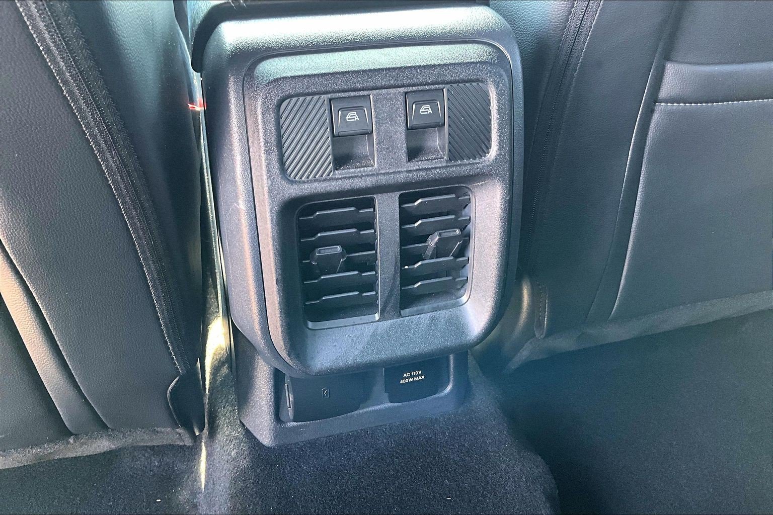 Used 2025 Ford Bronco Outer Banks AWD/4WD image 36