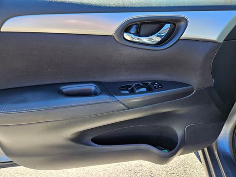 Used 2019 Nissan Sentra S image 15