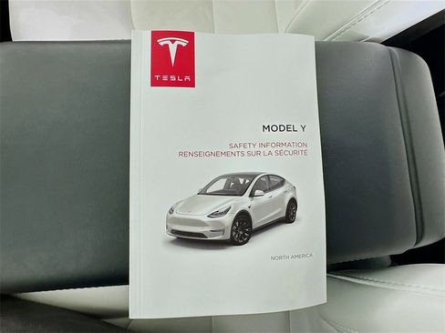 Used 2023 Tesla Model Y Long Range image 58
