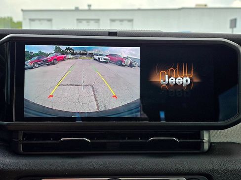 Used 2024 Jeep Wrangler Sport AWD/4WD image 20