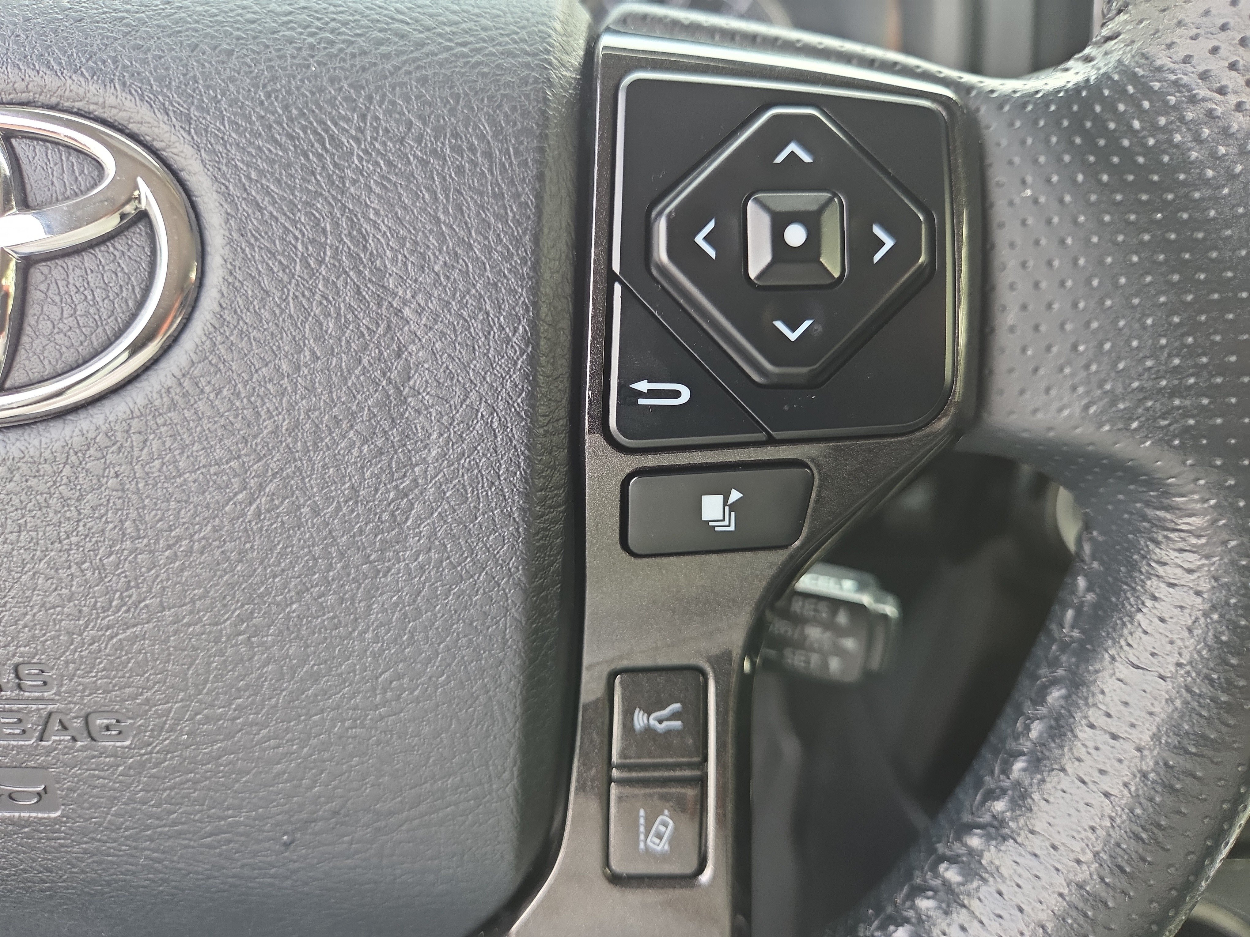 Certified 2024 Toyota 4Runner TRD Off-Road Premium AWD/4WD image 26