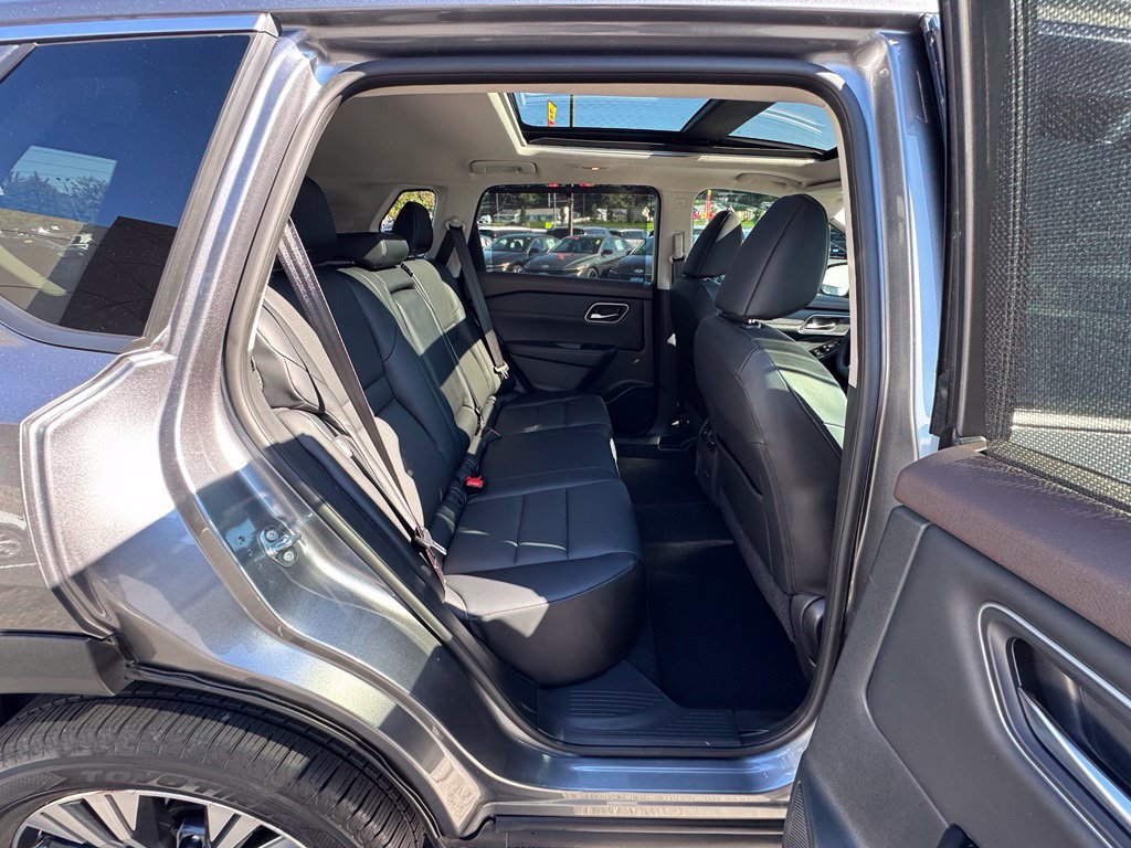 Used 2021 Nissan Rogue SV w/ Premium Package AWD/4WD image 22