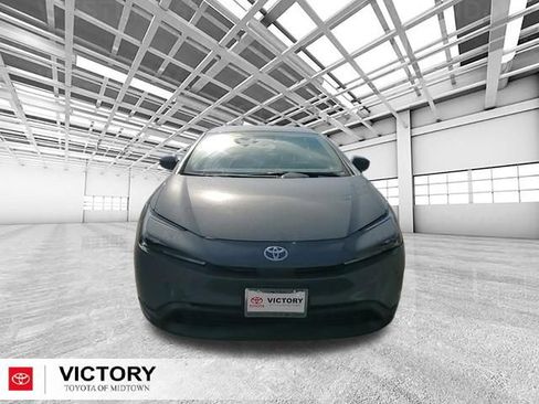 Used 2025 Toyota Prius LE image 8