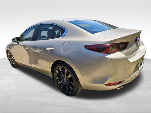 Used 2024 MAZDA MAZDA3 s FWD image 4
