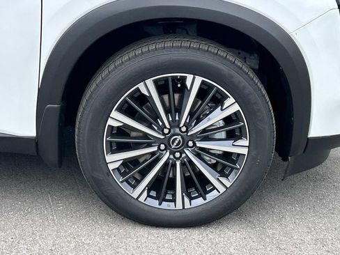 New 2026 Nissan Pathfinder Platinum AWD/4WD image 9