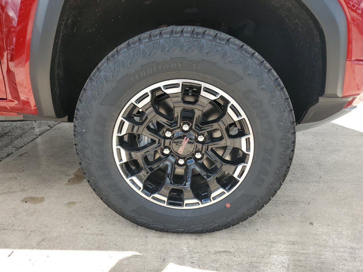 New 2026 GMC Canyon AT4 w/ Technology Plus Package AWD/4WD image 6