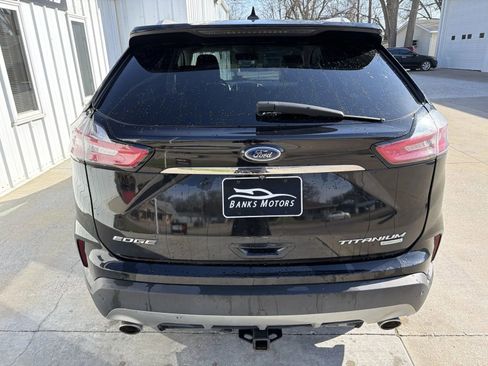 Used 2019 Ford Edge Titanium image 4