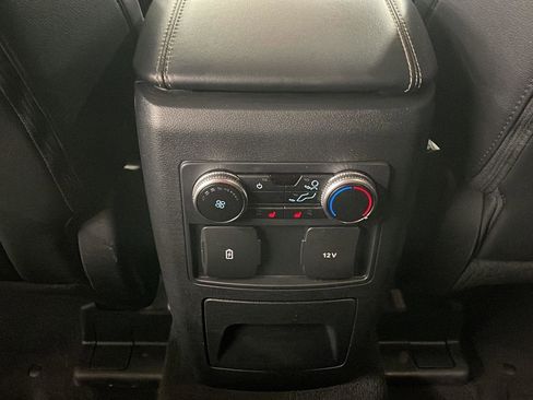 Used 2023 Ford Explorer Limited image 12