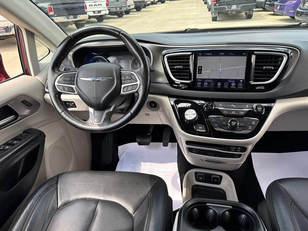 Used 2020 Chrysler Pacifica Touring-L Plus FWD image 13