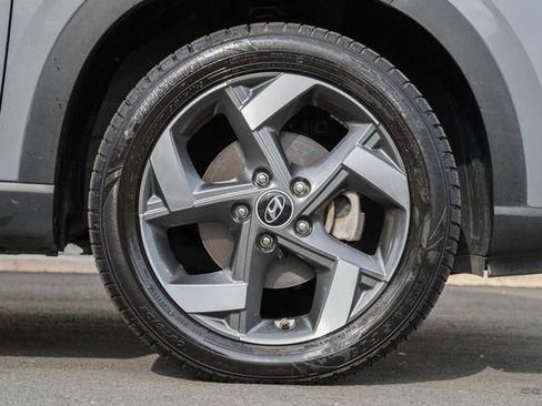 Used 2021 Hyundai Venue SEL w/ Premium Package image 13