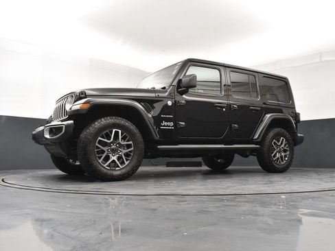 Used 2024 Jeep Wrangler Unlimited Sahara w/ Dual Top Group AWD/4WD image 24