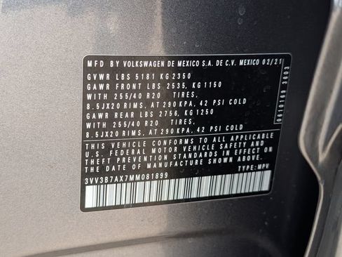 Used 2021 Volkswagen Tiguan SE R-Line FWD image 31