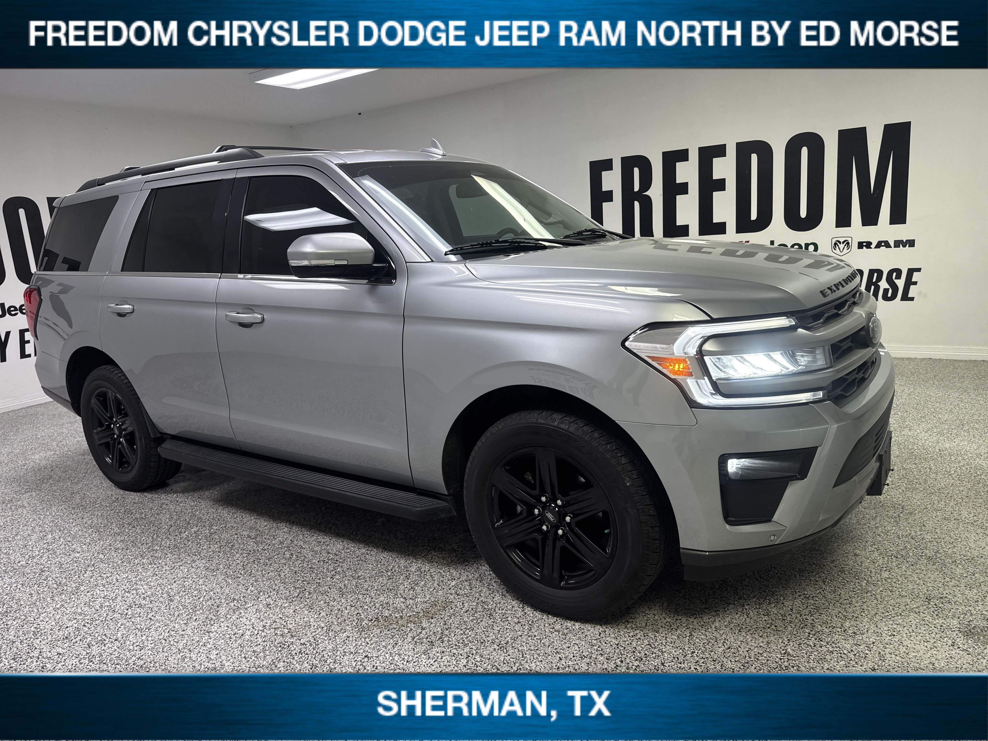 Used 2024 Ford Expedition XLT RWD image 3