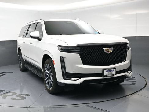 Used 2021 Cadillac Escalade ESV Sport AWD/4WD image 3