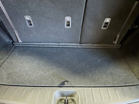 New 2025 Nissan Pathfinder SV w/ Black Appearance Package image 25