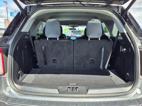 Used 2023 Ford Explorer XLT w/ Equipment Group 202A image 21