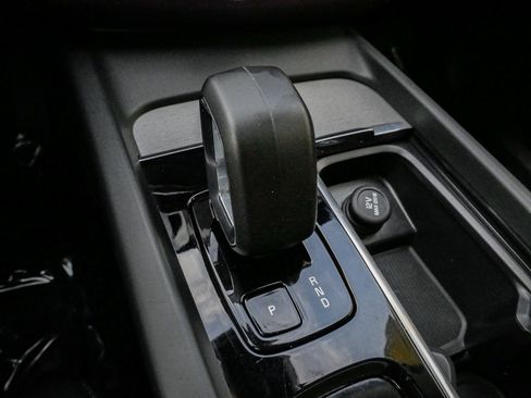 Used 2025 Volvo XC60 B5 Plus w/ Climate Package image 26