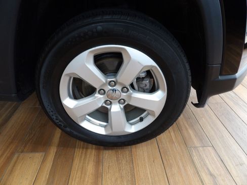 Used 2018 Jeep Compass Latitude w/ Popular Equipment Group AWD/4WD image 4