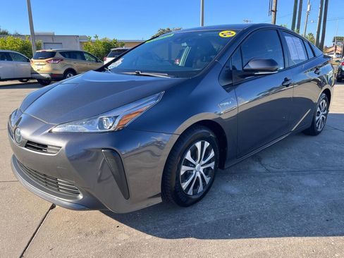 Used 2022 Toyota Prius L Eco image 7