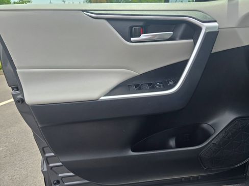 Certified 2025 Toyota RAV4 XLE Premium image 19