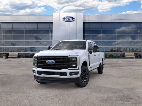 Used 2025 Ford F250 Platinum AWD/4WD image 2