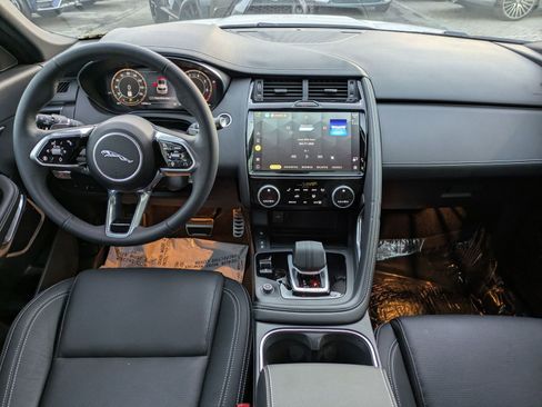 Used 2024 Jaguar E-PACE R-Dynamic SE image 16