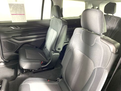 Used 2023 Jeep Grand Cherokee L Laredo w/ Luxury Tech Group I AWD/4WD image 32