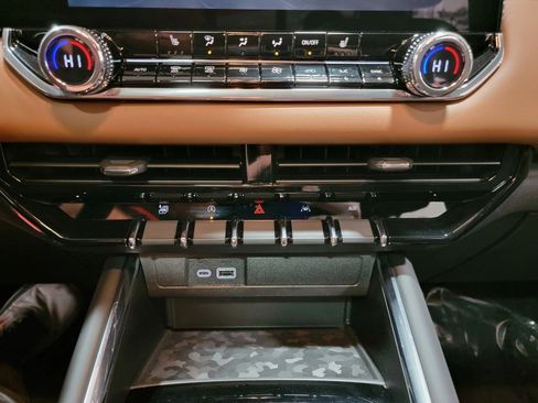 Certified 2024 GMC Canyon AT4 w/ Technology Package image 26