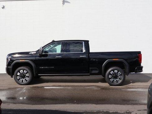 New 2026 GMC Sierra 2500 Denali w/ Denali Reserve Package image 3