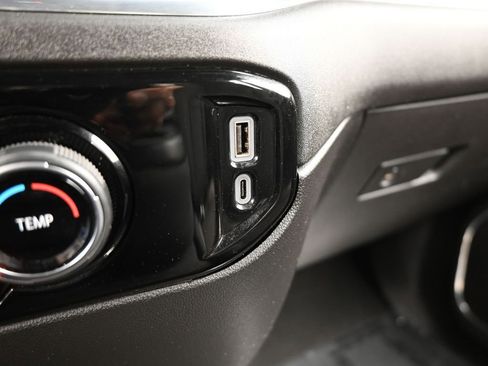 Used 2024 Chevrolet Silverado 2500 LT image 25