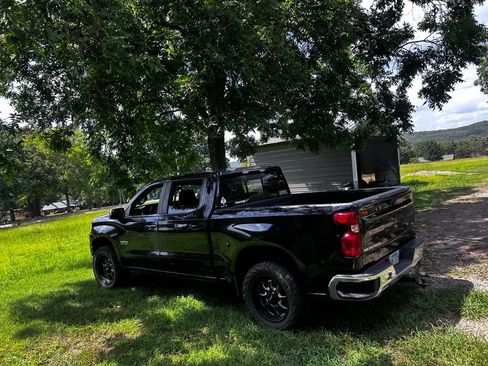 Used 2021 Chevrolet Silverado 1500 LT w/ Texas Edition Plus AWD/4WD image 9