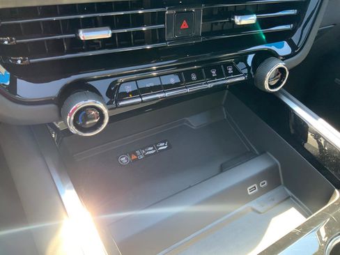 New 2026 Chevrolet Suburban RST w/ Advanced Technology Package AWD/4WD image 31