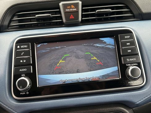 Used 2025 Nissan Versa SV FWD image 21