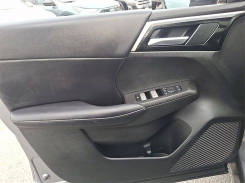 Used 2024 Mitsubishi Outlander SE image 14