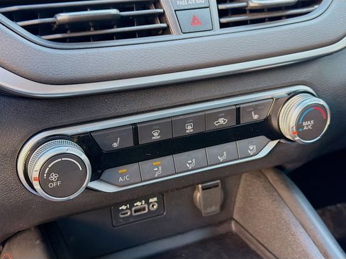 Used 2020 Nissan Altima 2.5 SR w/ Premium Package image 14