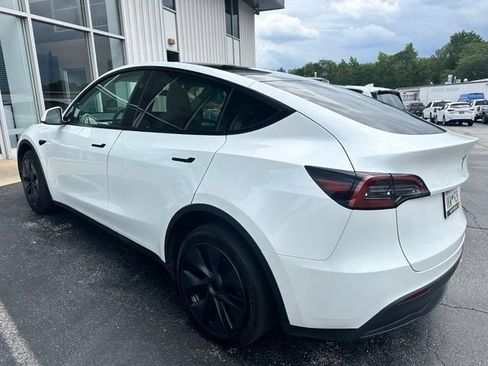 Used 2025 Tesla Model Y Long Range RWD image 14