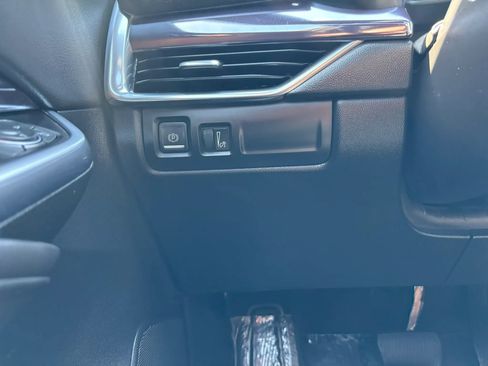 Used 2022 Cadillac XT4 Luxury w/ Cold Weather Package FWD image 26