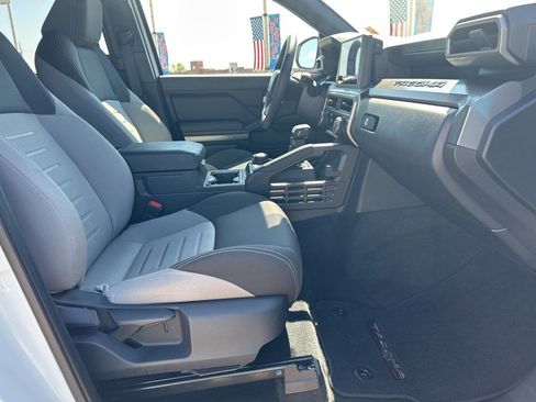 Used 2025 Toyota Tacoma TRD Off-Road image 22