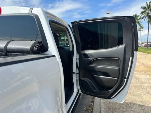 Used 2020 Chevrolet Colorado LT w/ Safety Package image 16