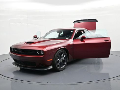 Used 2023 Dodge Challenger R/T w/ Blacktop Package image 31