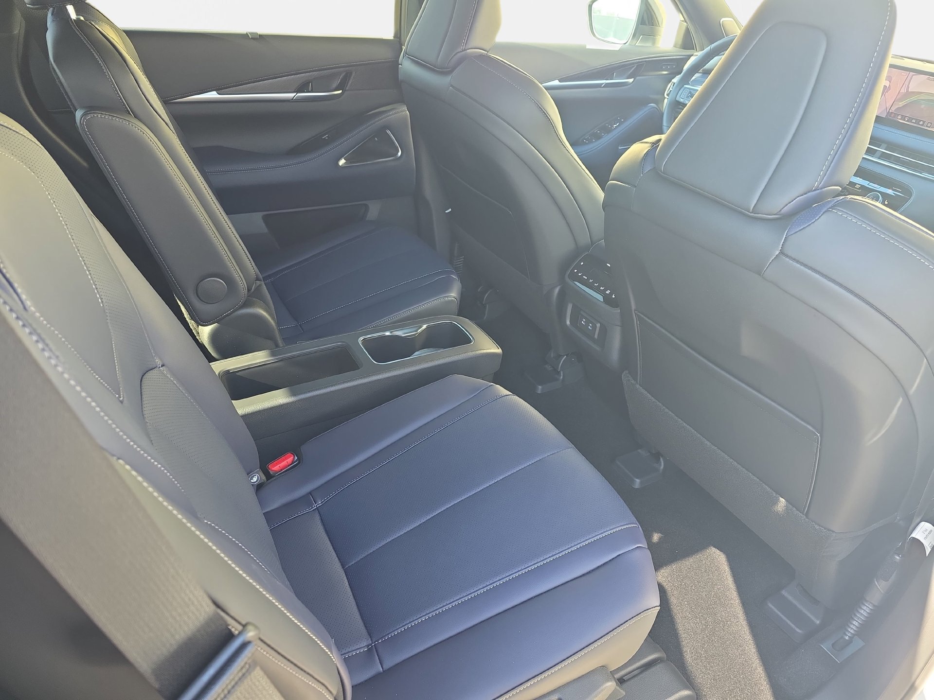 Certified 2026 INFINITI QX60 Sport w/ Dark Cargo Package AWD/4WD image 11