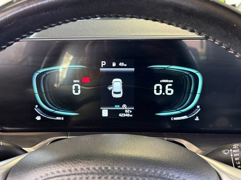 Used 2025 Kia Telluride S AWD/4WD image 14