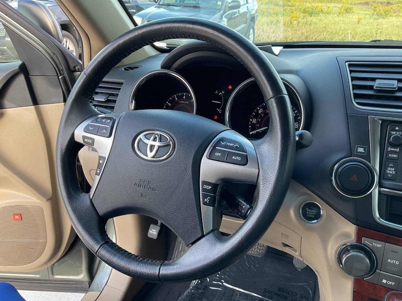 Used 2013 Toyota Highlander Limited AWD/4WD image 18