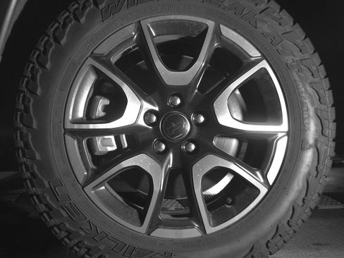 Used 2025 Jeep Compass Trailhawk image 12