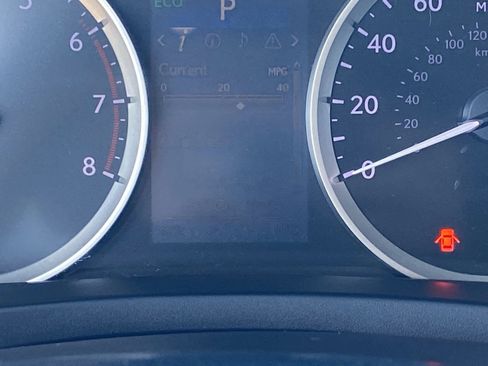 Used 2016 Lexus IS 200t image 33